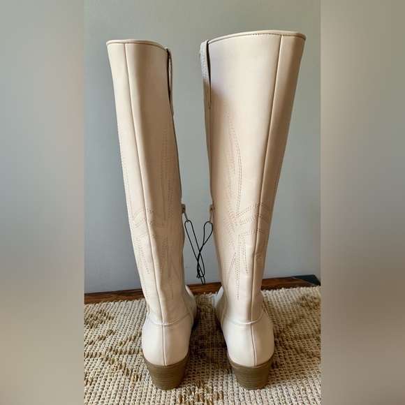 Cream Heeled Western Tall Boots NWOT - Picture 5 of 9